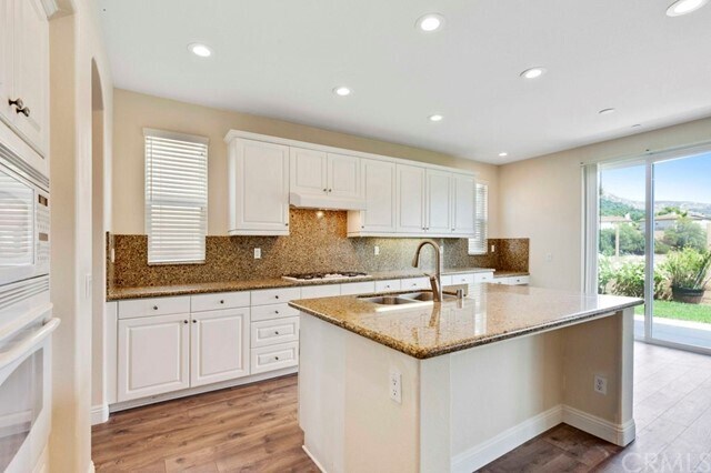 Building Photo - 3786 Lake Cir Dr