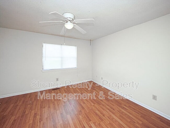 Building Photo - 1408 D Camp Rd