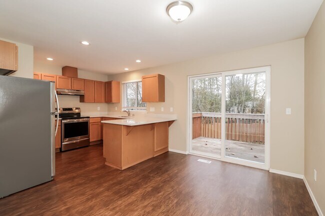 Building Photo - 8611 8th St SE