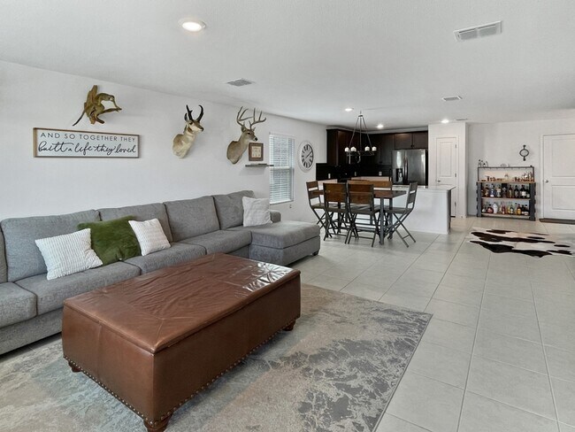 Building Photo - 8425 Fawn Creek Dr