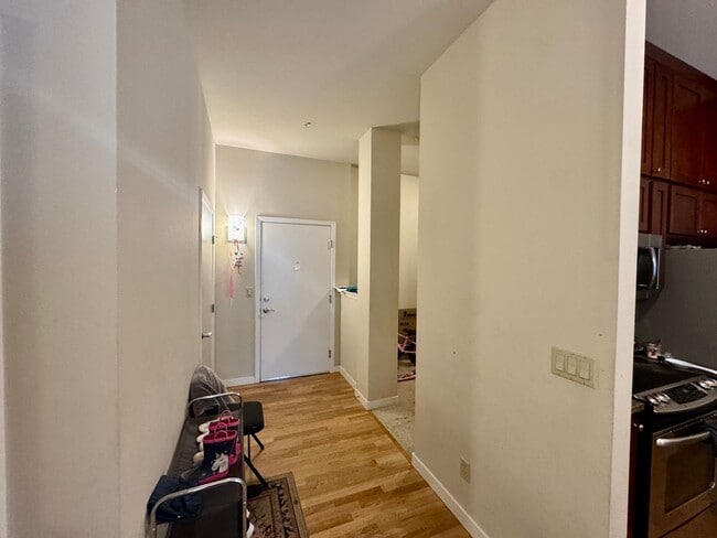 Building Photo - Modern Comfort Meets Prime Convenience in ...