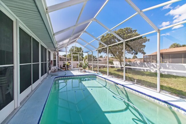 Building Photo - Hudson Pool Home for Lease