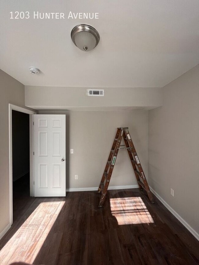 Building Photo - 1203 Hunter Ave