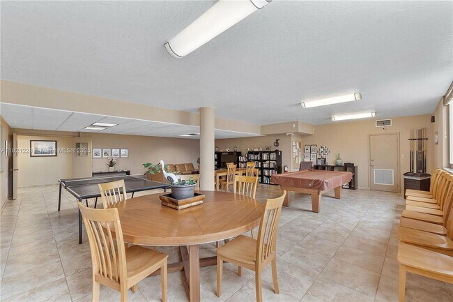 Building Photo - 1401 S Ocean Dr