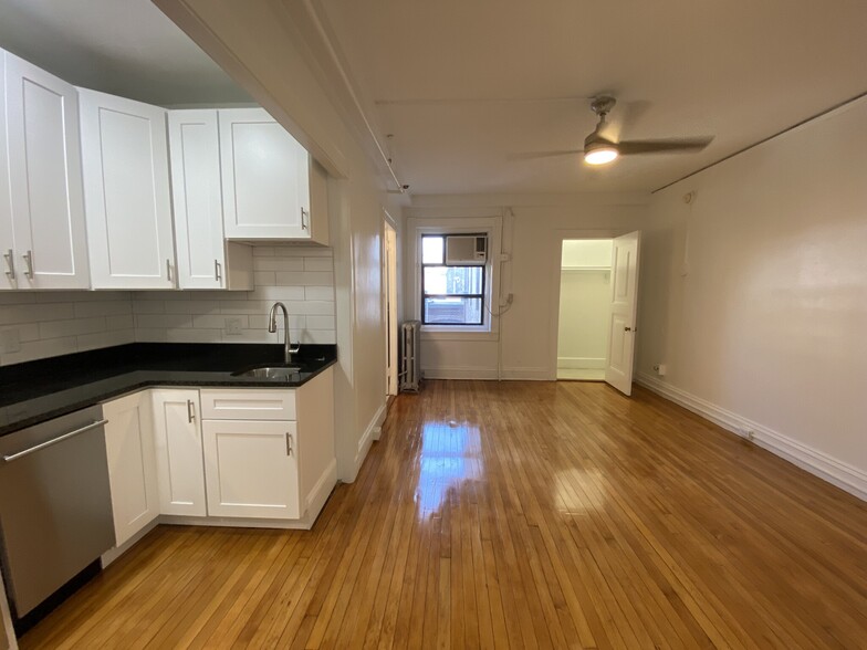 Building Photo - 14 Westland Ave