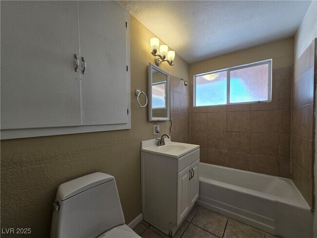 Building Photo - 713 N 18th St