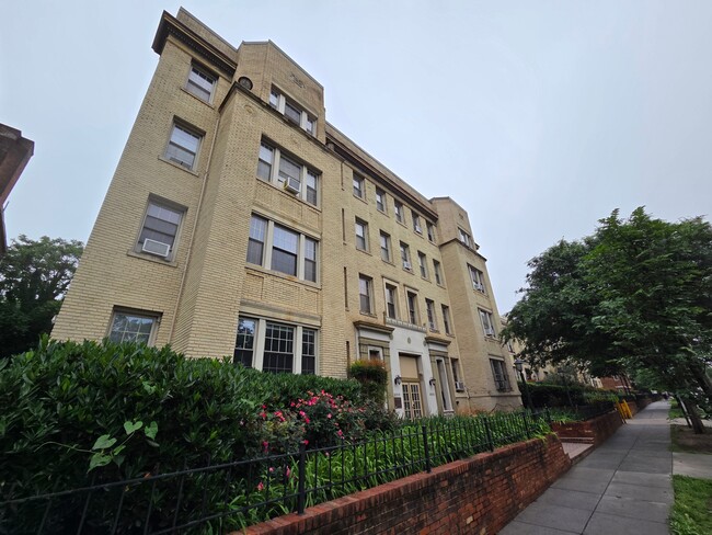 Building Photo - 3010 Wisconsin Ave NW