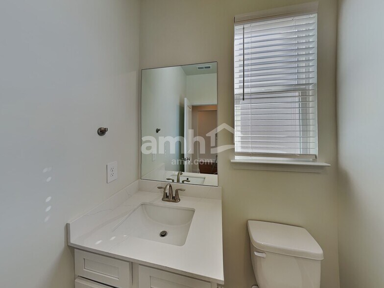 Building Photo - 3505 Shane Hill Rd SW