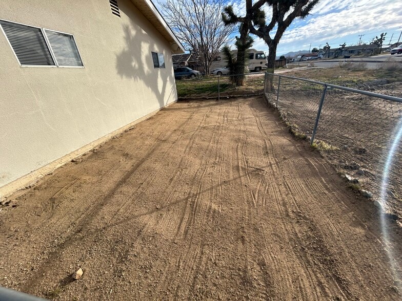 Side yard - 6375 Linda Lee Dr