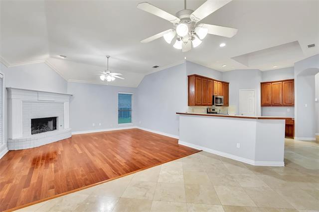 Building Photo - 1211 Greenway Dr