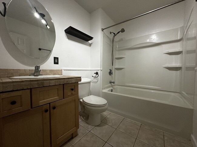 Building Photo - 718 N 86th St