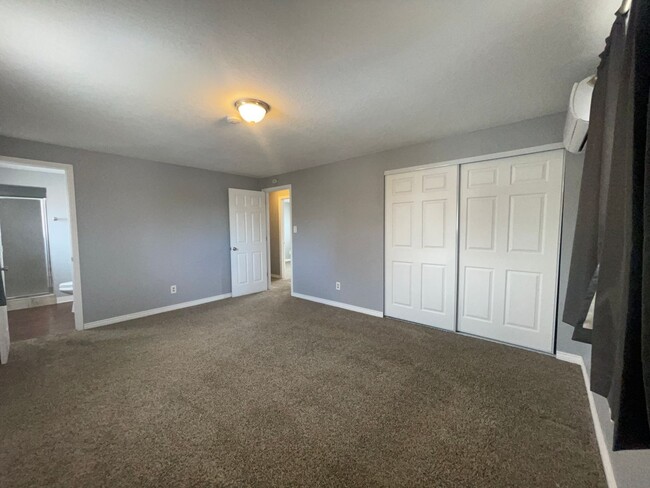 Building Photo - $0 DEPOSIT OPTION. LUXURY ARVADA RENTAL: U...