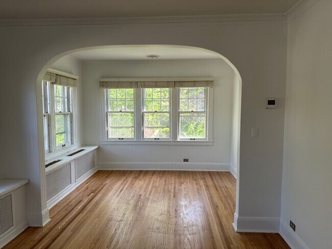 Building Photo - 4200 Brookside Ave