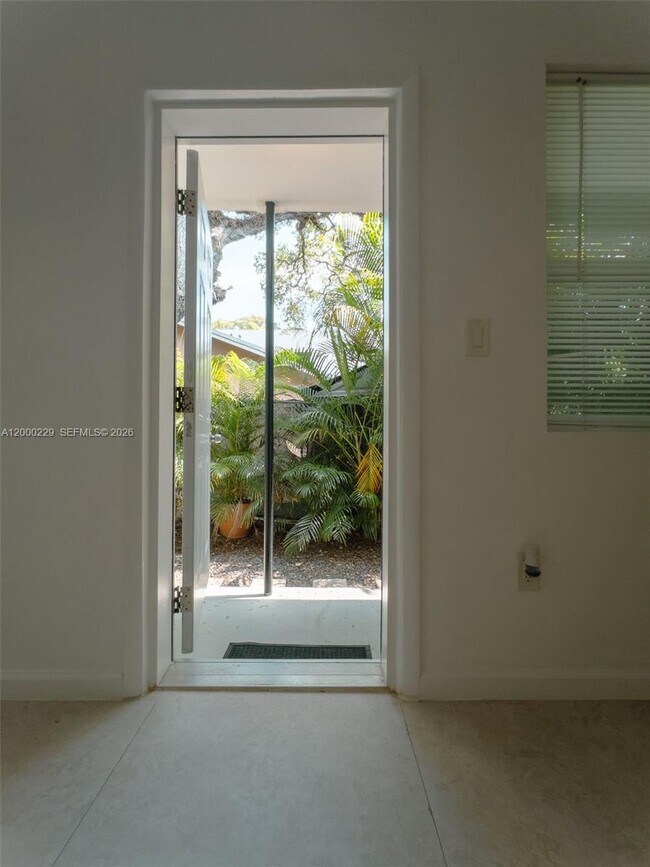 Building Photo - 3676 Oak Ave