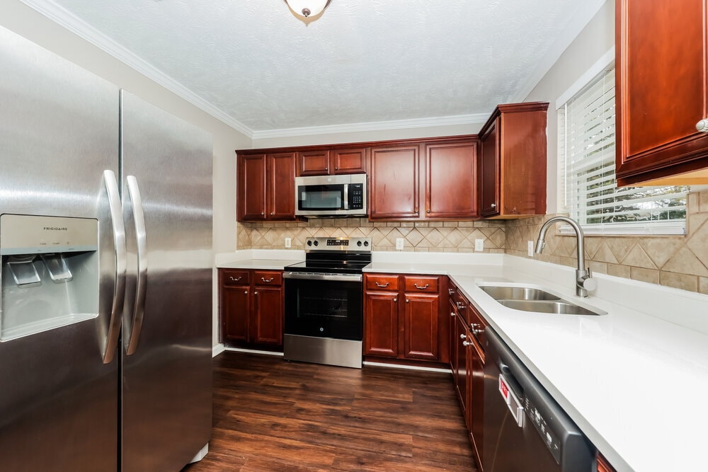 Building Photo - 5823 Roxbury Dr