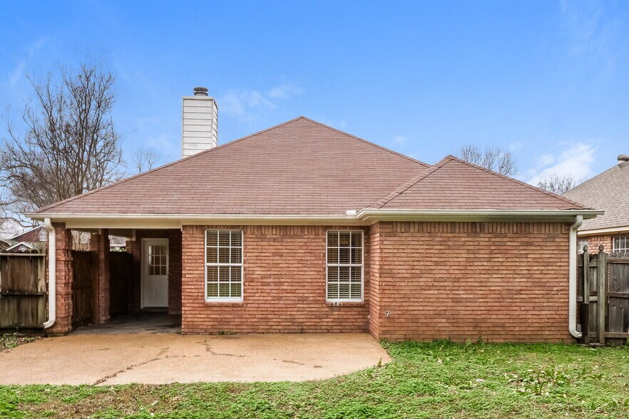 Building Photo - 3158 Clubview Cove N