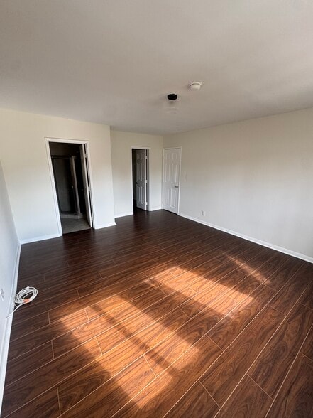Building Photo - 5401 W Olympic Blvd