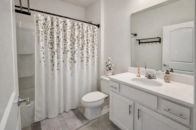 Building Photo - 49773 Lantern Wy