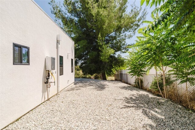 Building Photo - 17846 Rinaldi St