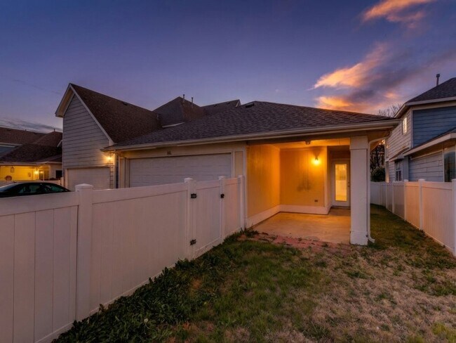 Building Photo - 1636 Spanish Moss Wy