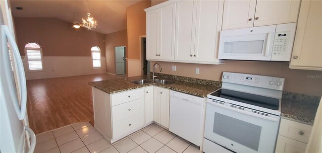 Building Photo - 3071 Spirea St