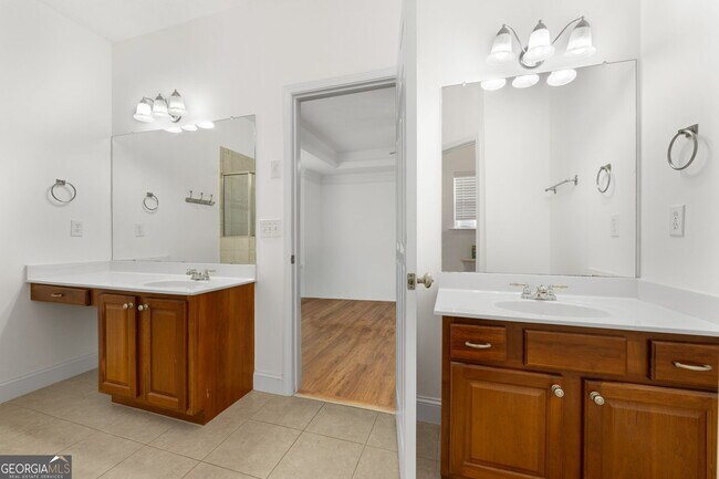 Building Photo - 125 Highgrove Pl