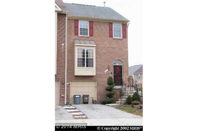 Primary Photo - "Charming 3-Bed Townhouse with Finished Ba...