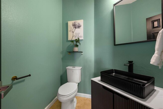 Building Photo - 701 Stansted Manor Dr
