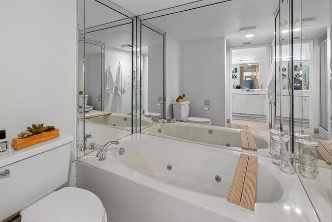 Building Photo - 5851 Camino Del Sol