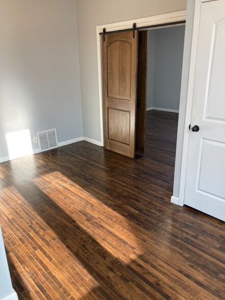 Building Photo - 912 5th St SW