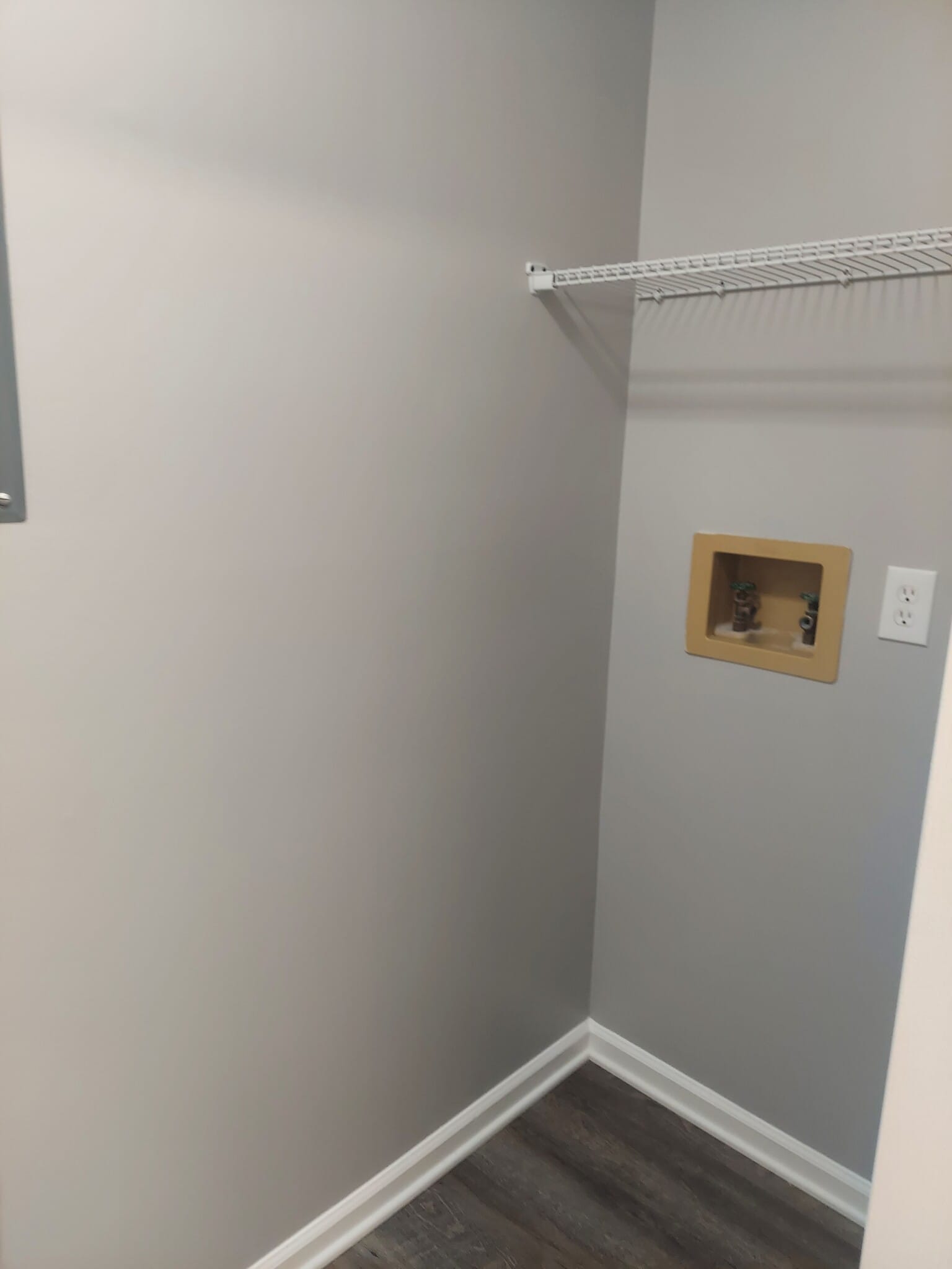 Washer/Dryer Area - 118 Eveningside Dr