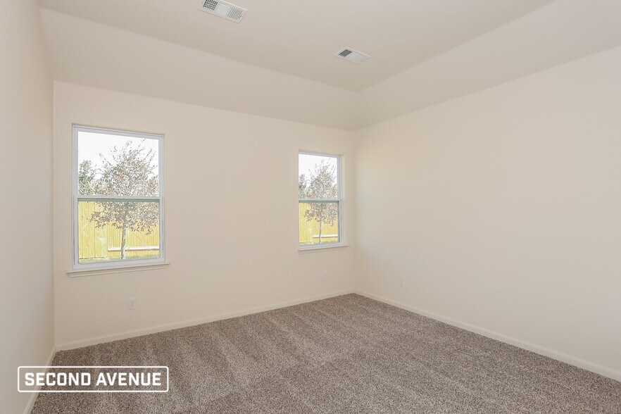 Building Photo - 1413 Sunkiss Dr