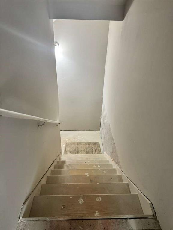 Building Photo - 2215 Manor Pointe Dr