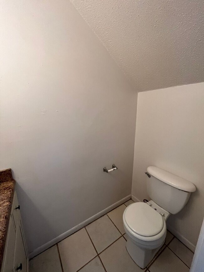 Building Photo - 607 Virginia Oak Ct