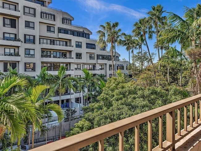 Building Photo - 101 Crandon Blvd