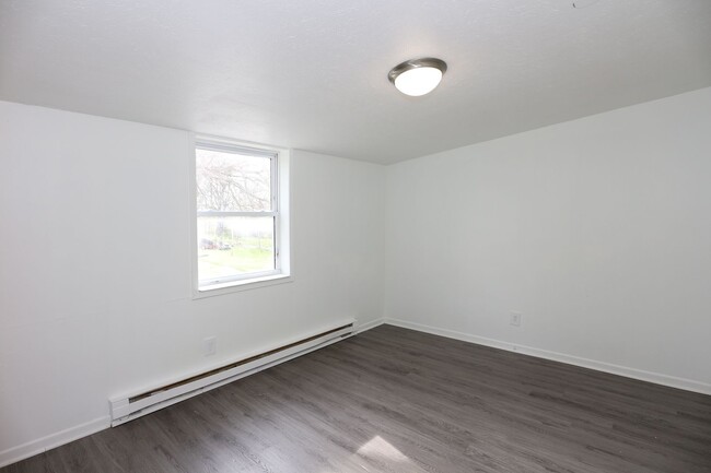 Building Photo - 033