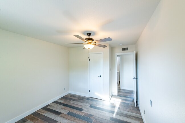 Building Photo - 2607 S Jentilly Ln