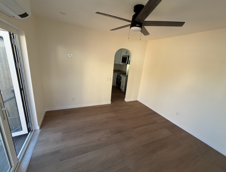 Building Photo - 3608 Wilshire Terrace