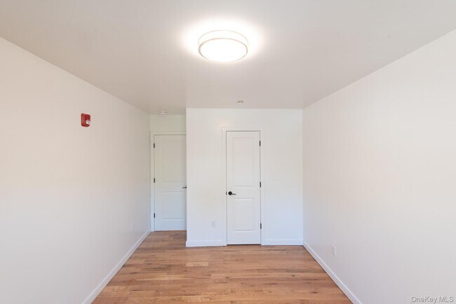 Building Photo - 671 Bronx River Rd