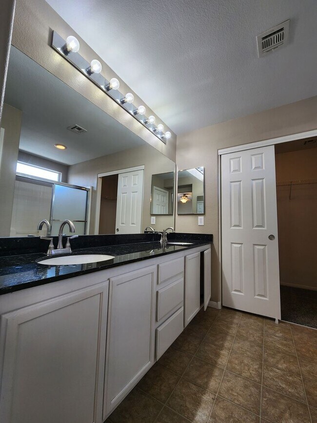 Building Photo - A Beautiful 3 Bedroom 2 story home in SW. ...