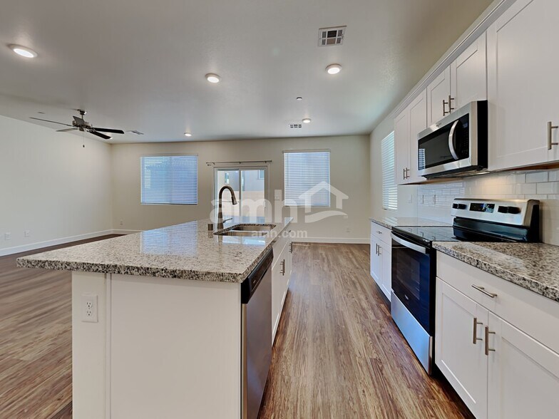 Building Photo - 72 Cabaletta Ln