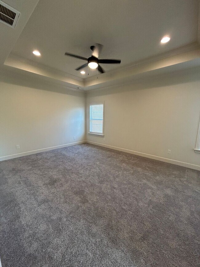Building Photo - Spacious 4 Bed, 2.5 Bath Home in Pea Ridge!