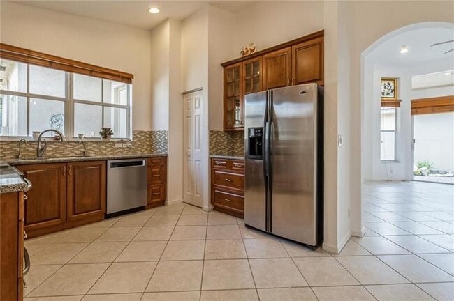 Building Photo - 5851 NW 119th Dr