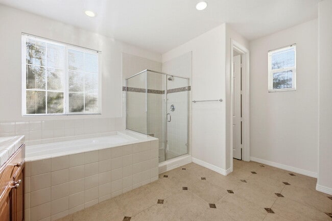 Building Photo - 35495 Domani Dr