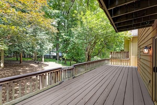 Building Photo - 155 Lakeview Ridge W
