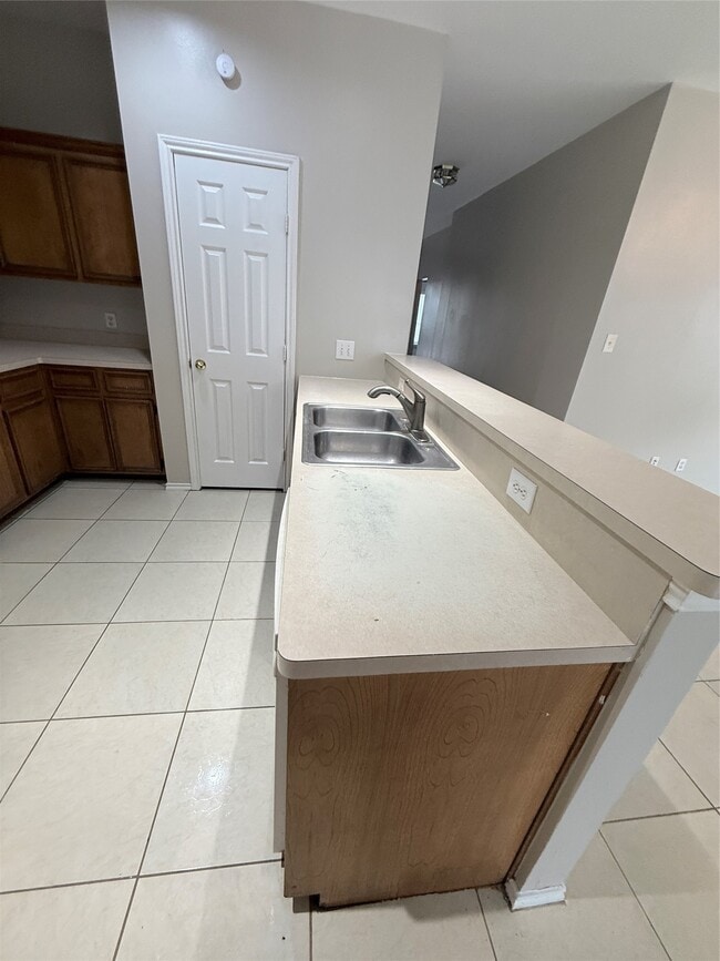 Building Photo - 12818 Magenta Oaks
