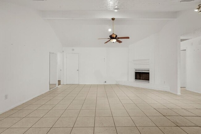 Building Photo - 4718 Misty Shadows Dr