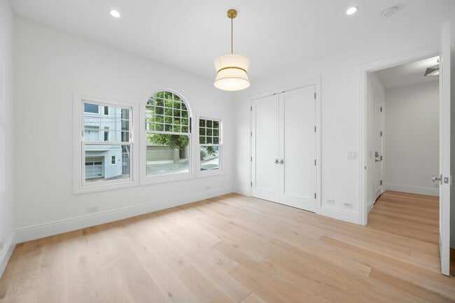 Building Photo - 1074 Filbert St
