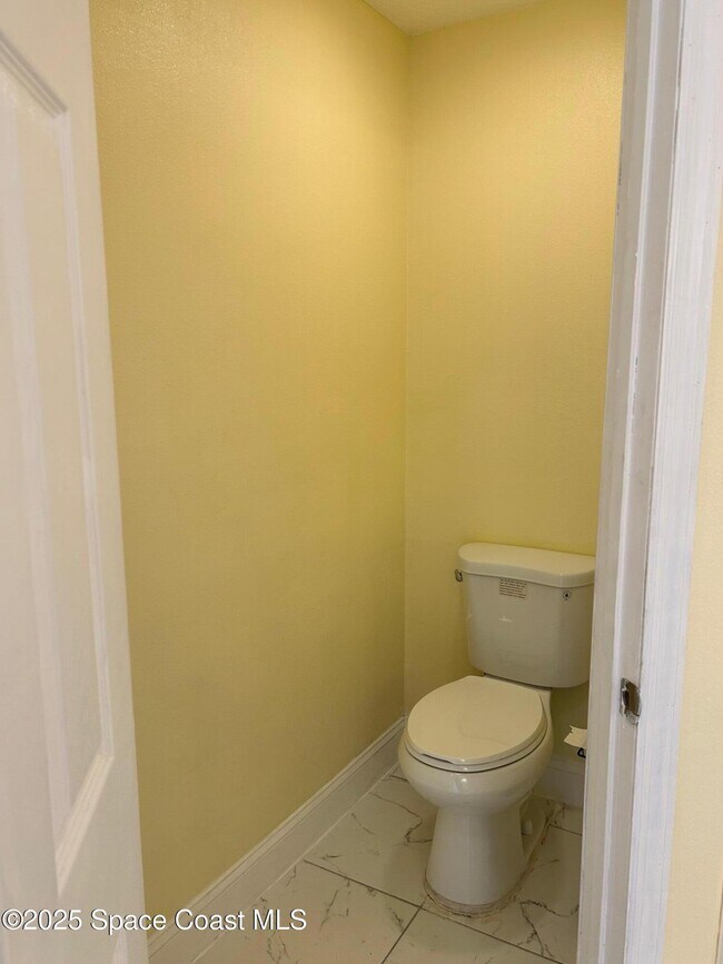 Building Photo - 3266 Weyburn Ave SE