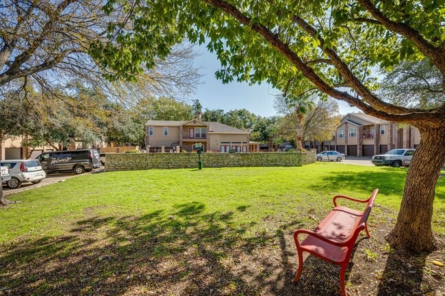 Building Photo - Fabulous Lake Austin 1 Bedroom - 2222 / 36...